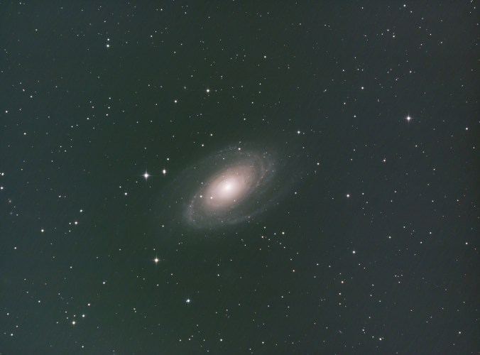 M81 (qhy263, 500 poses de 20s à focale 1000)